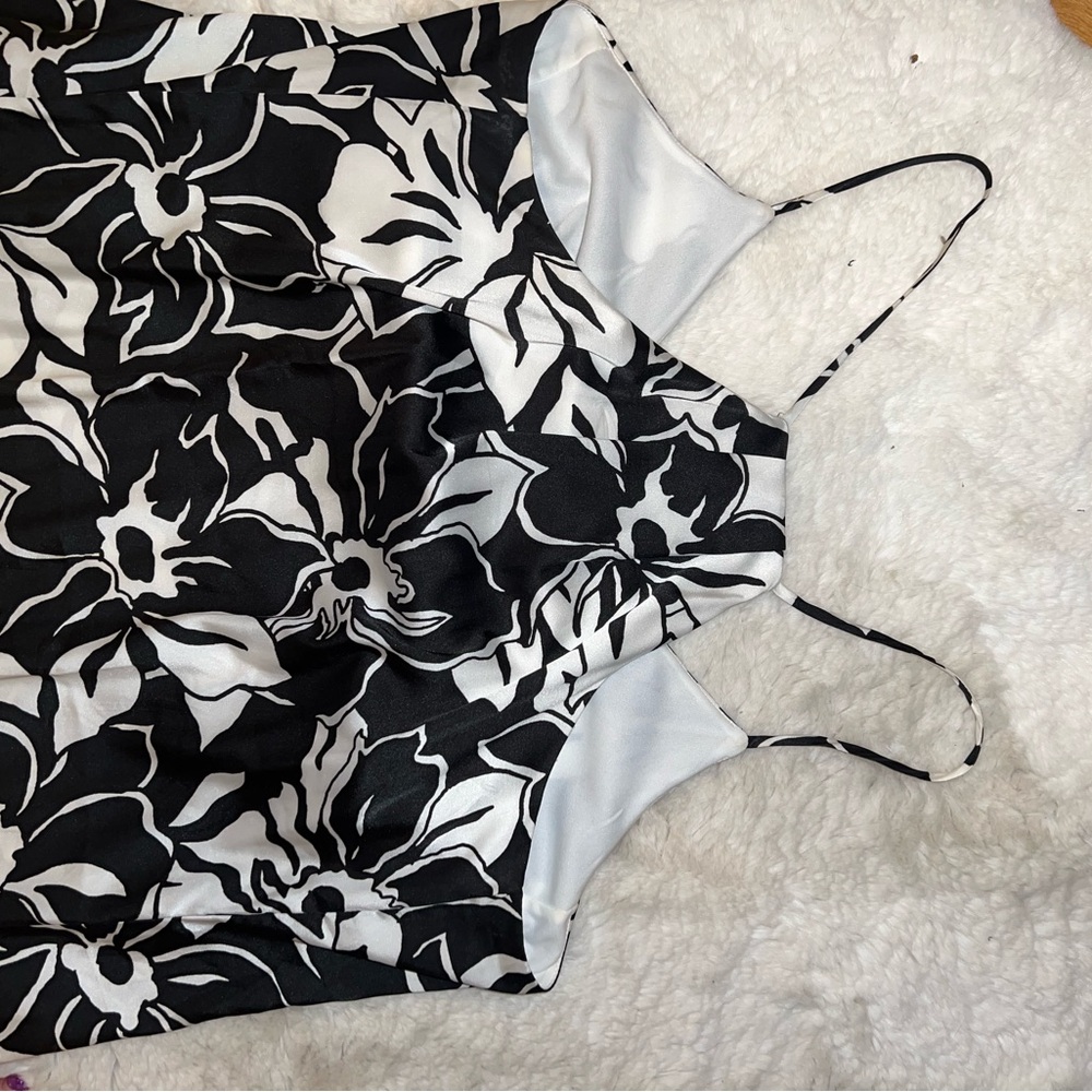 Nicole Miller Black and White Floral Maxi Dress with pockets - Picture 5 of 6